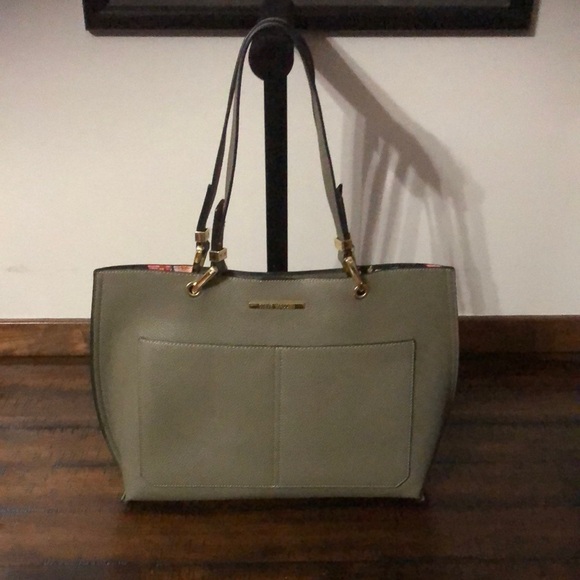 Steve Madden Green Tote Bag with Gold Hardware - Picture 1 of 7